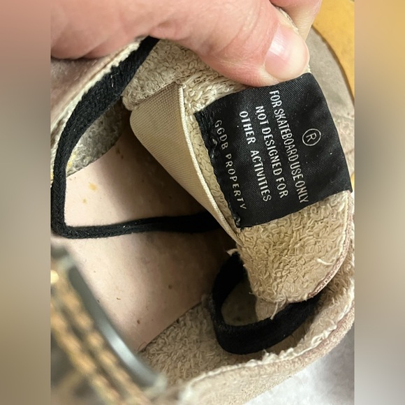 GOLDEN GOOSE V-Star Suede Upper Laminated Star Men Sneaker in Taupe - Picture 13 of 16